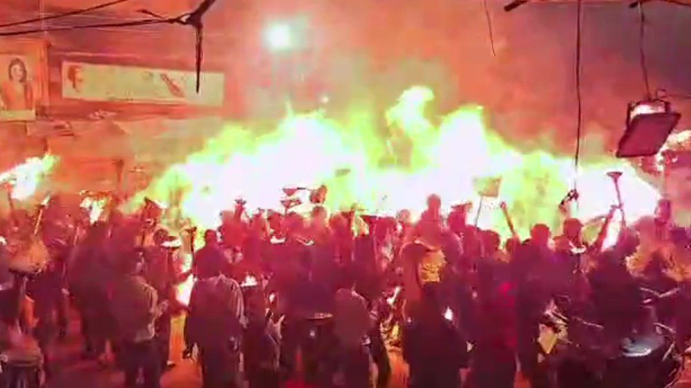 Feuer-Inferno bei Prozession: Viele Verletzte