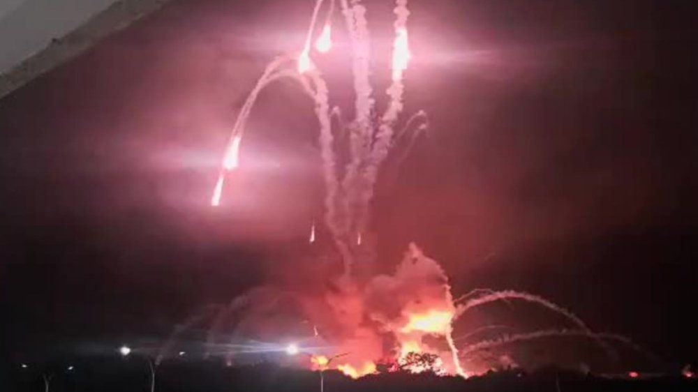 Video: Trump ordnet Angriff an: Explosionen erschüttern Caracas