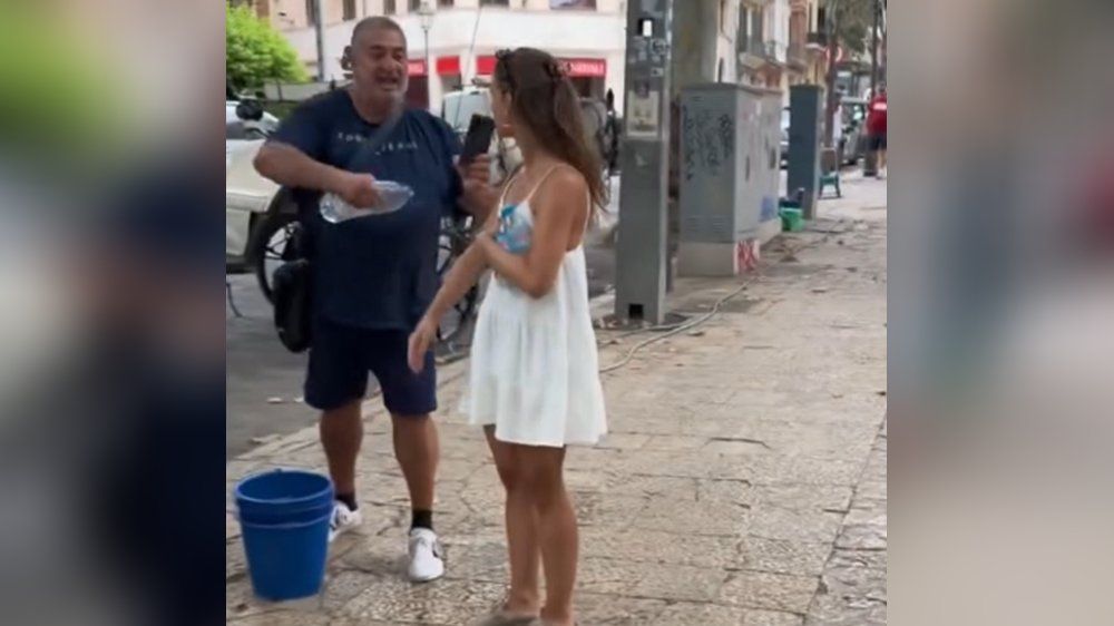 Video: Kutscher geht deutsche Touristin an und nennt sie "Neonazi"