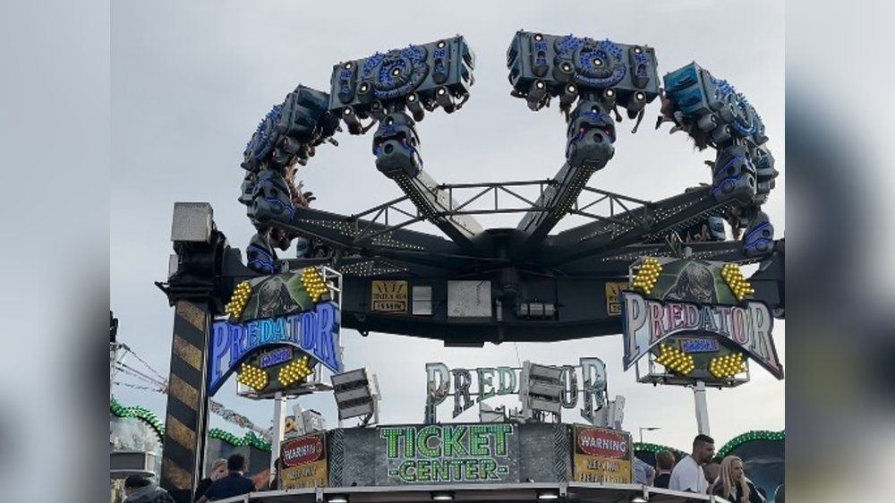 Video: Panne am ersten Wiesn-Tag: Gäste hängen kopfüber in Fahrgeschäft