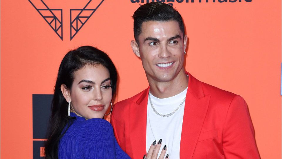 New baby picture of Cristiano Ronaldo's daughter: fans are freaking out