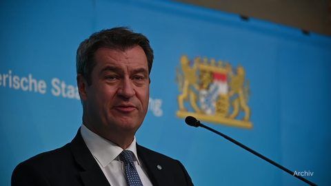 Söder kündigt Verbot der Reichskriegsflagge in Bayern an