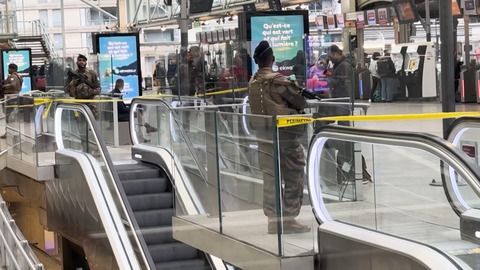 Messerangreifer verletzt drei Menschen in Pariser Bahnhof