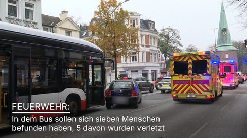 Mehrere Verletzte: Unfall zwischen Bus und Auto in Hamburg