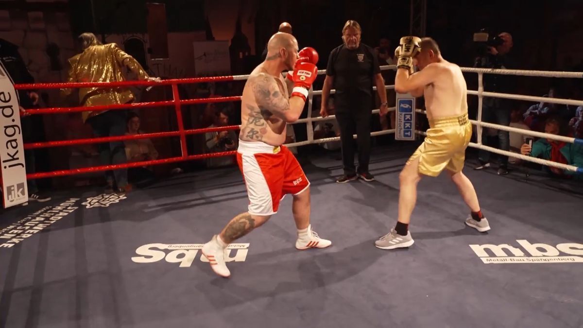 Who had the first sausage stand? Boxing match decides!