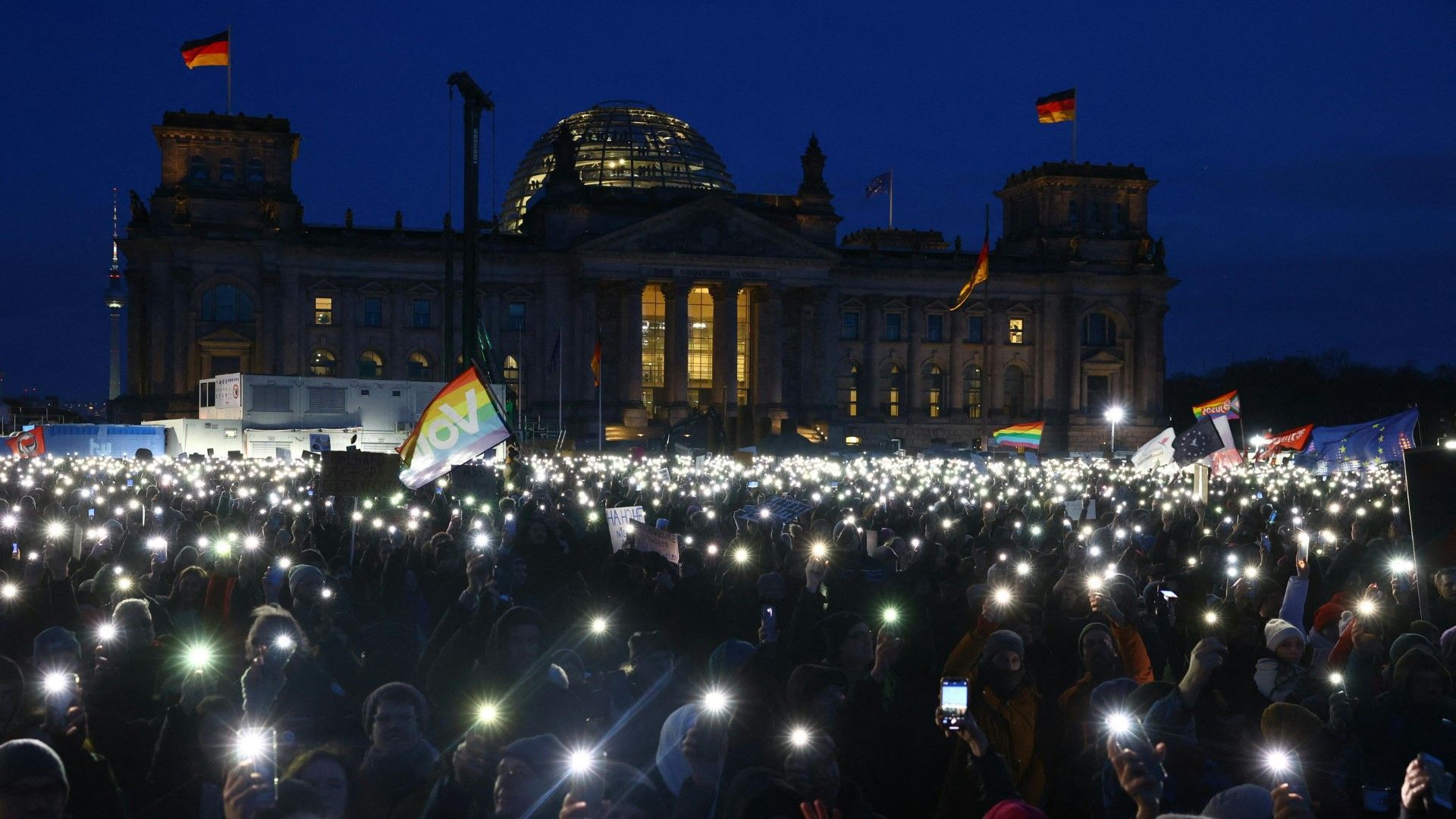 Deutschland steht auf gegen rechts – 100.000 Demonstranten in Berlin