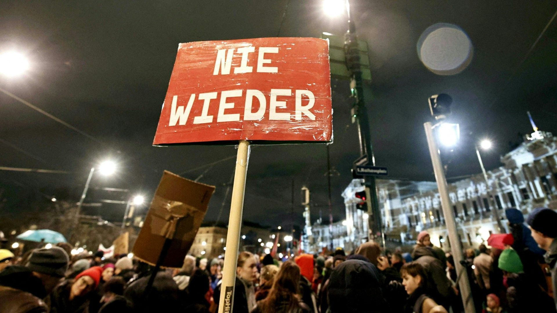Massendemonstrationen gegen rechts auch in Österreich