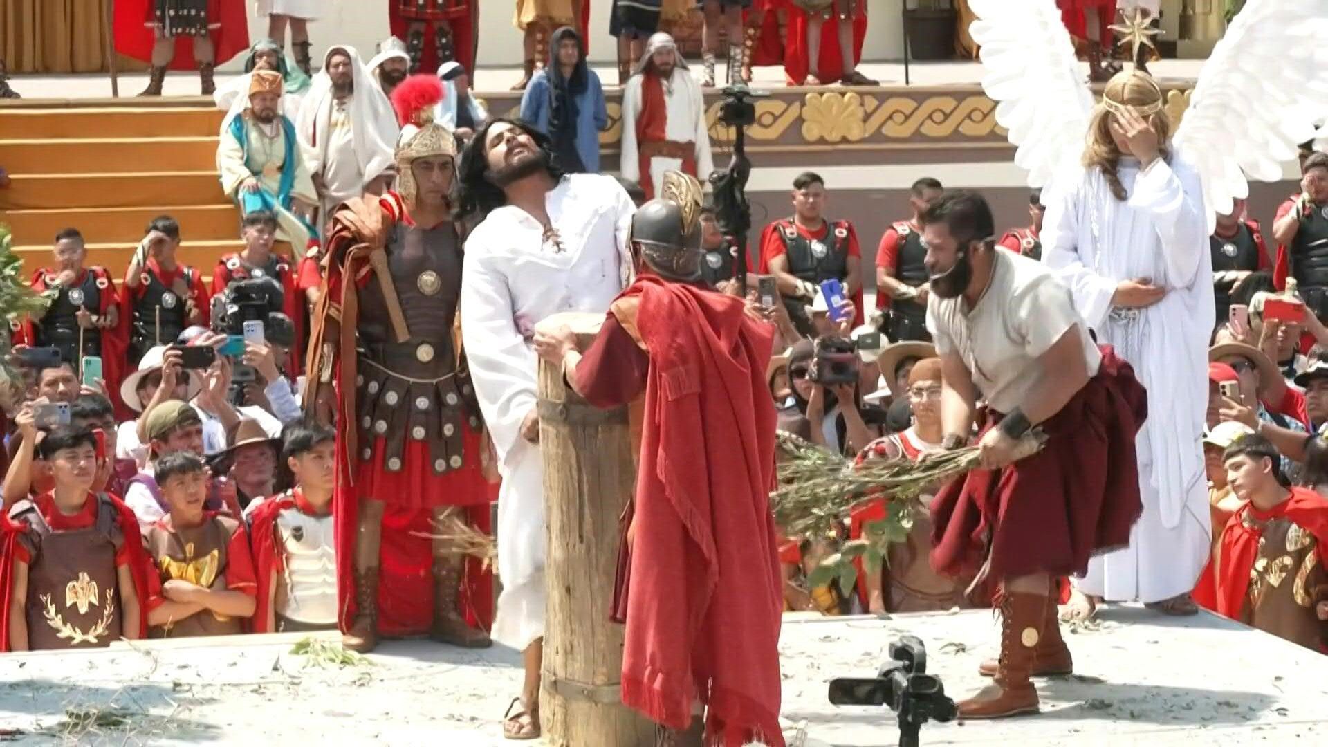 Mexican Catholics re-enact Bible scenes to celebrate Good Friday