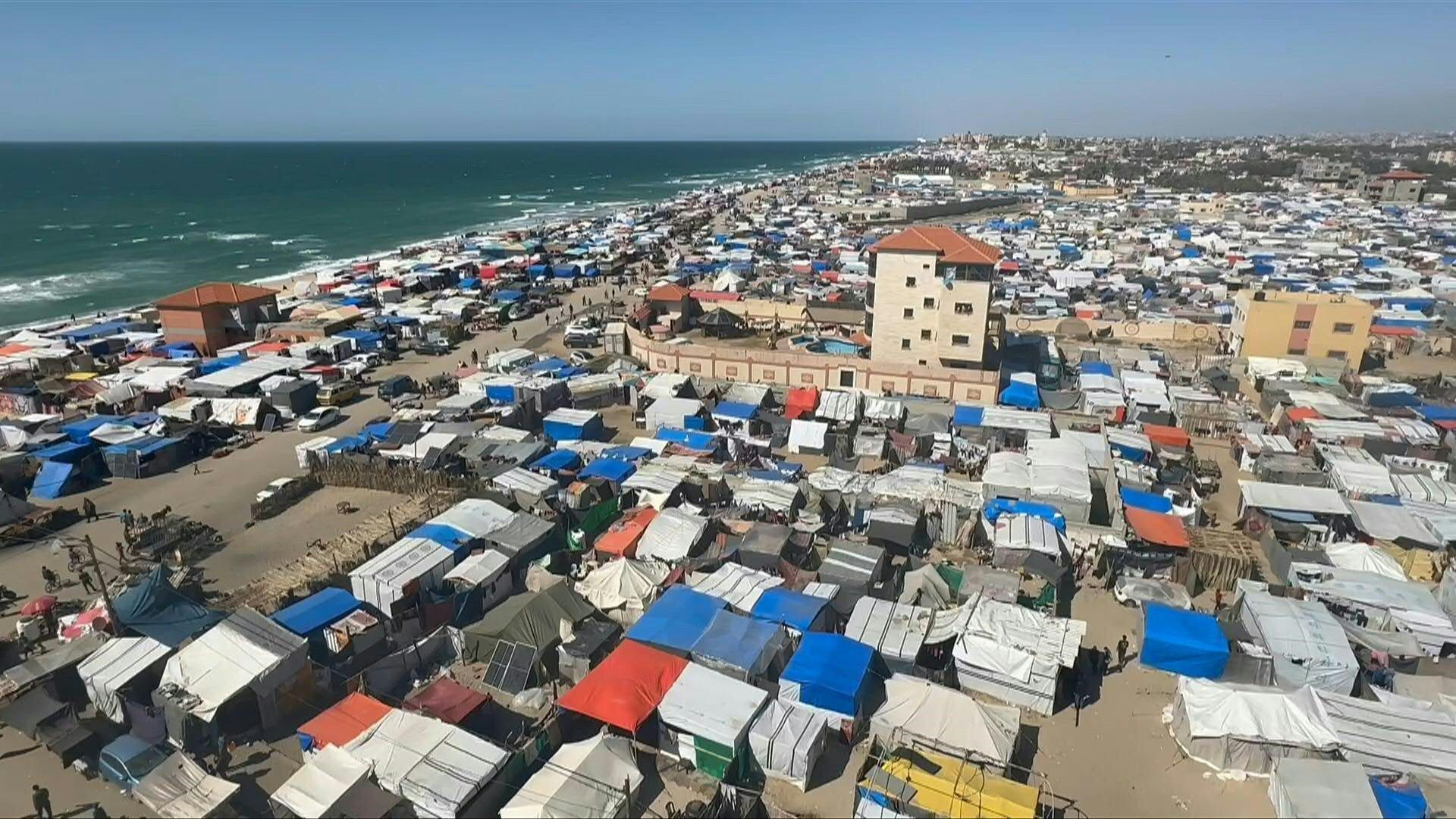Angst vor Rafah-Offensive treibt Menschen nach Deir al-Balah