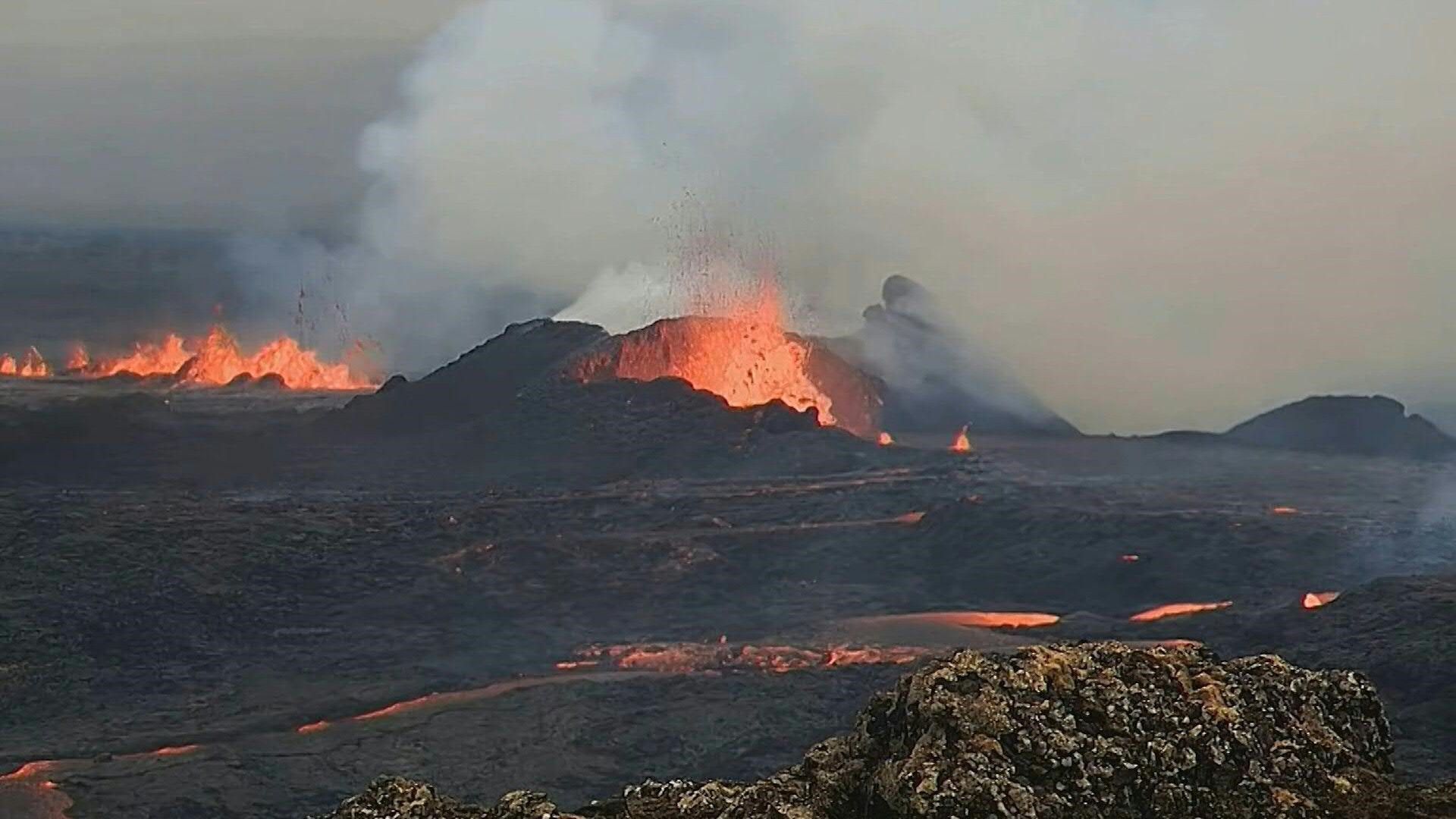 Lava spews from volcanic eruption in southwestern Iceland