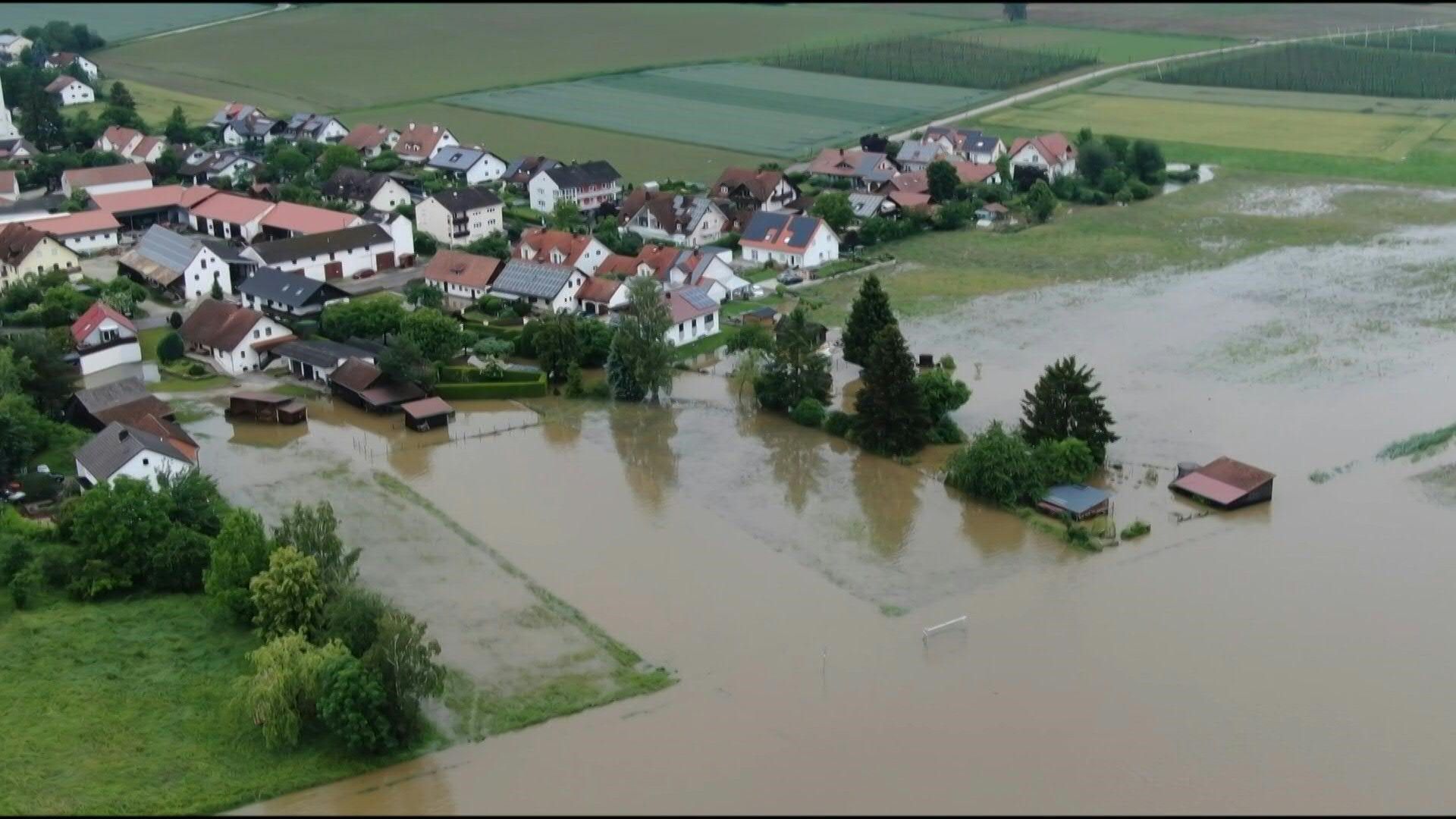 Hochwasser: Feuerwehrmann stirbt bei Rettungseinsatz in Bayern