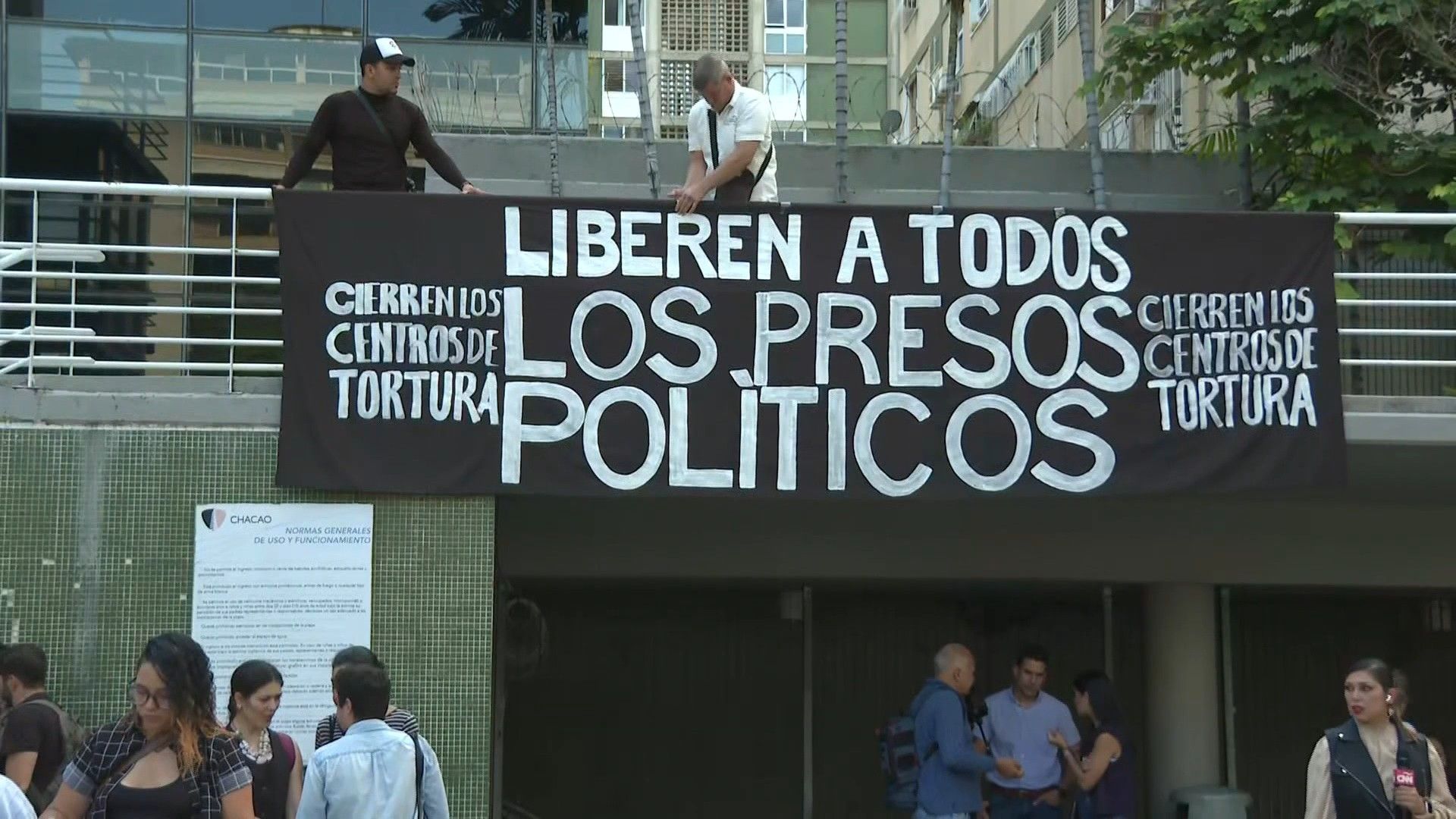 Venezuelans hold vigil for political prisoners in Caracas