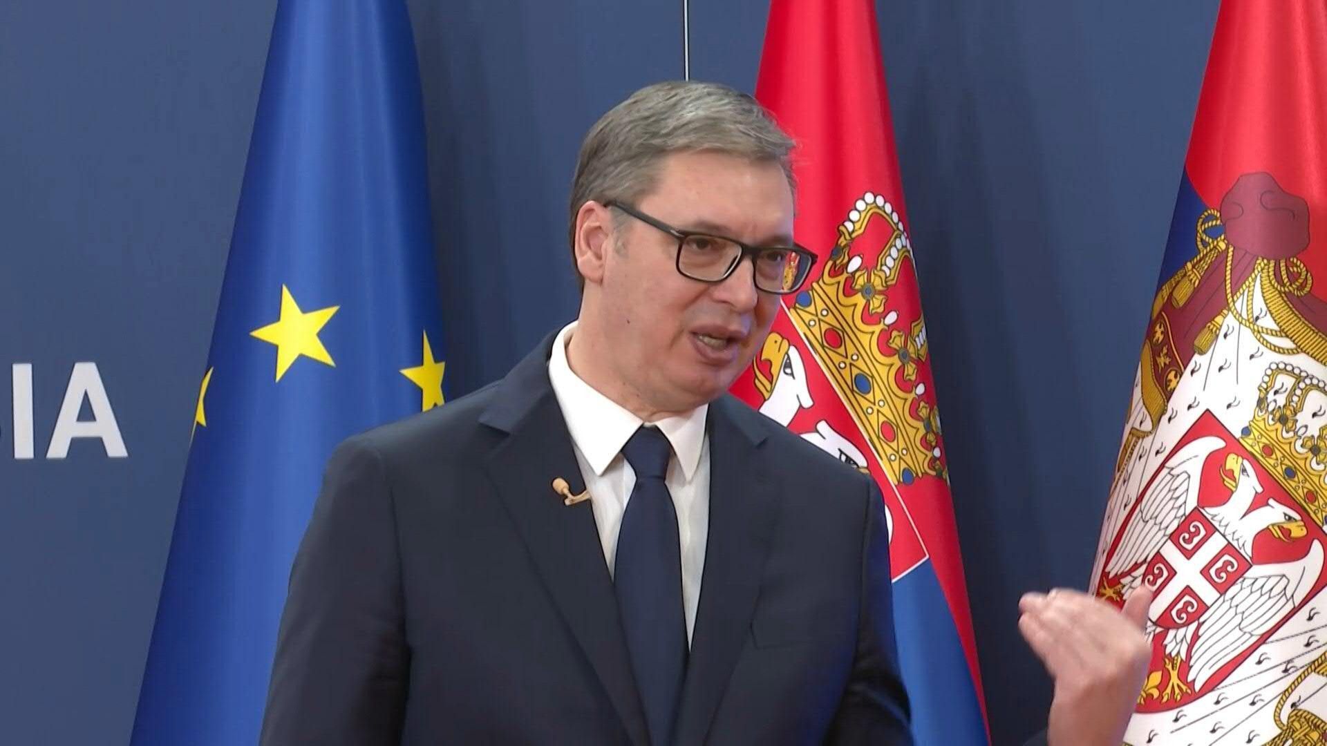 Massenprotest in Serbien: Vucic kündigt Regierungsumbildung an