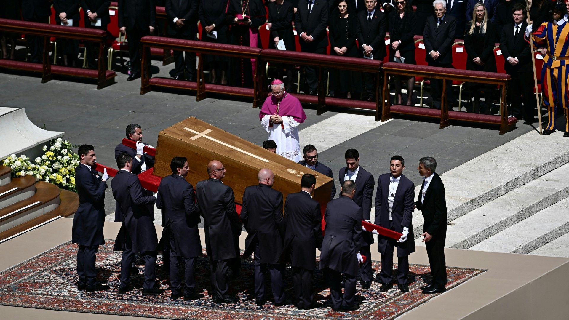 Video: Hunderttausende nehmen in Rom Abschied von Franziskus