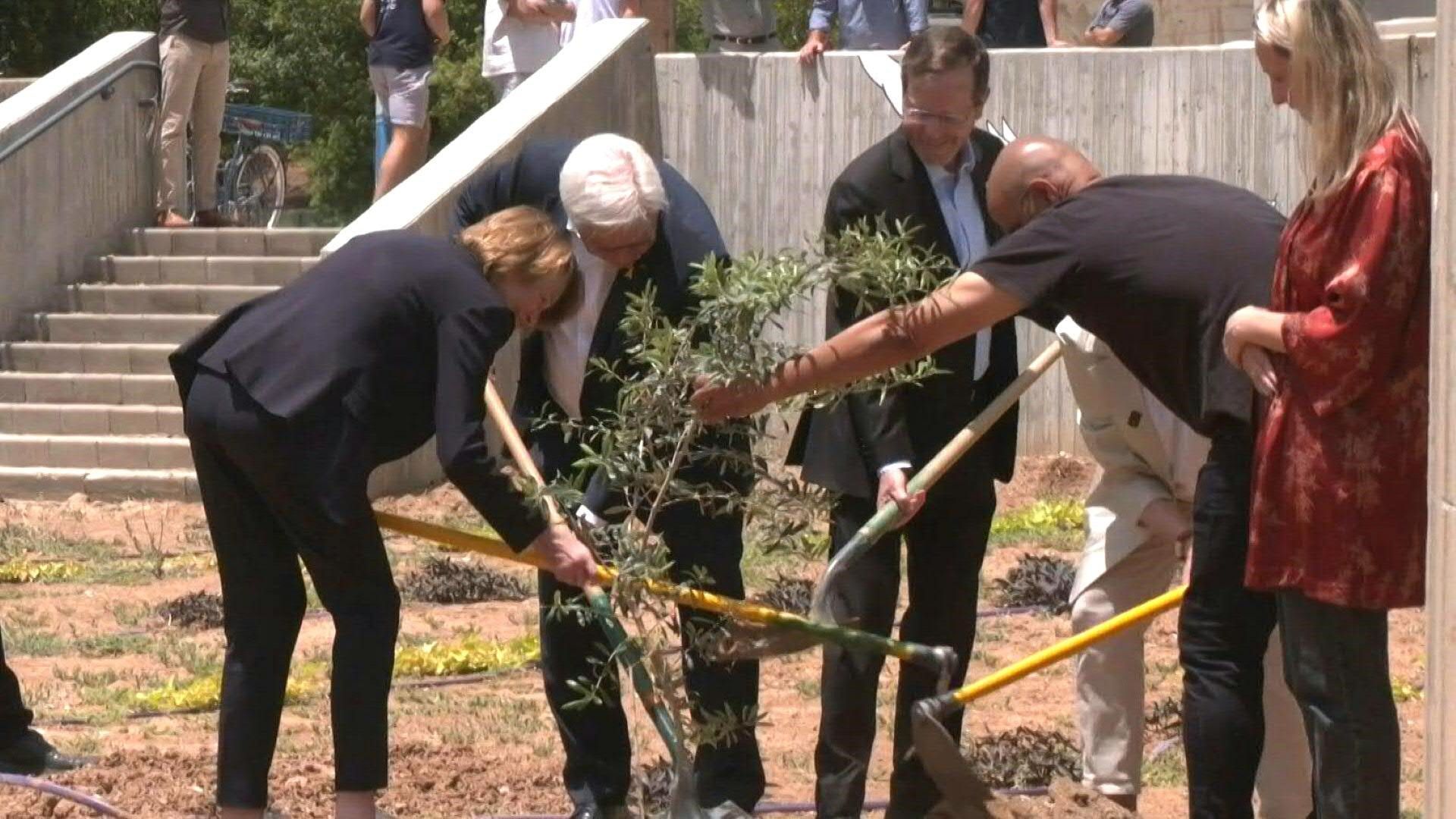 Nach Hamas-Angriff: Steinmeier besucht Kibbuz Beeri
