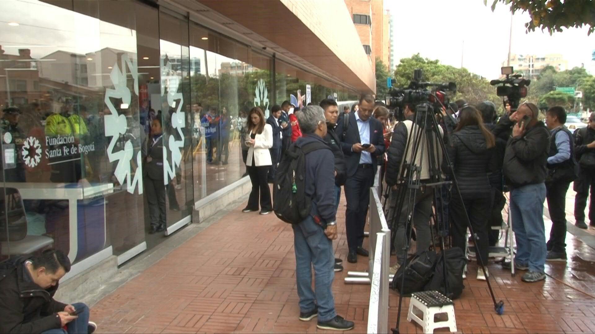 Video: Images outside clinic where Colombian presidential hopeful hospitalized after shooting