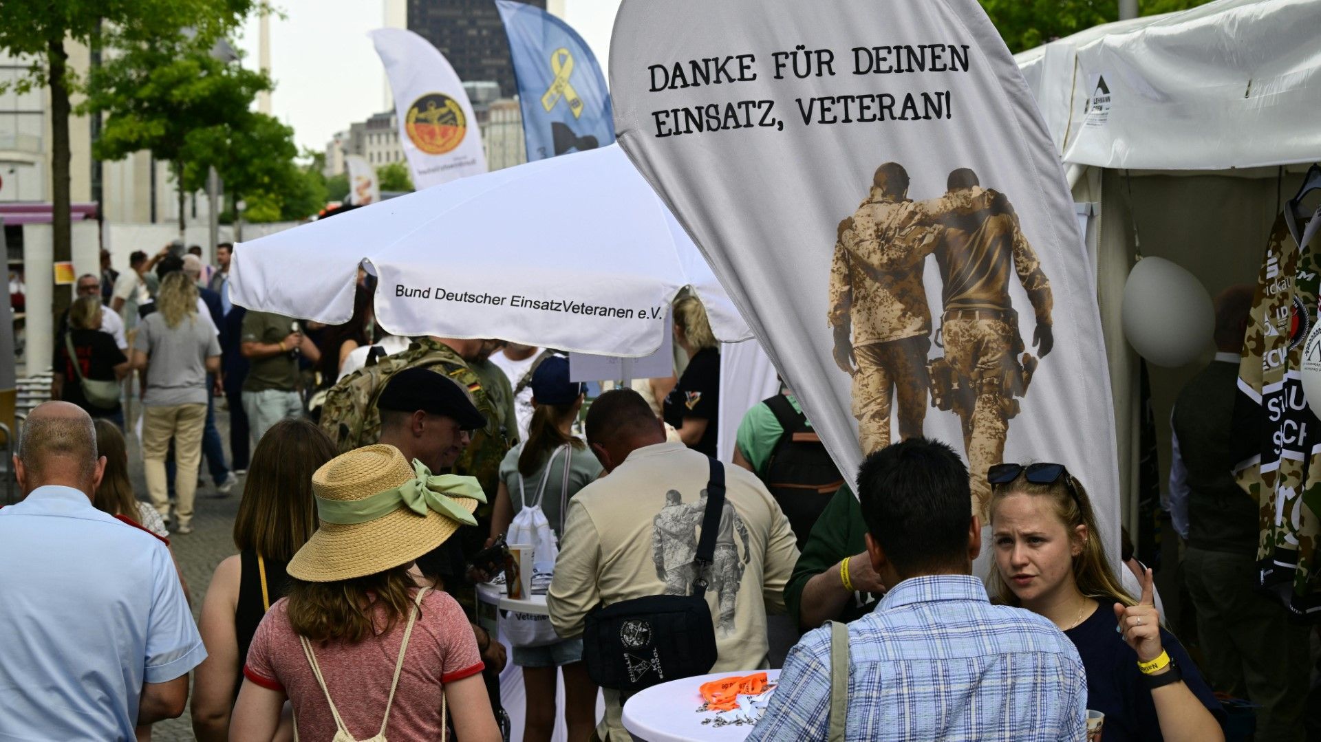 Erster Veteranentag: Klöckner sieht “Auftrag” an die Gesellschaft