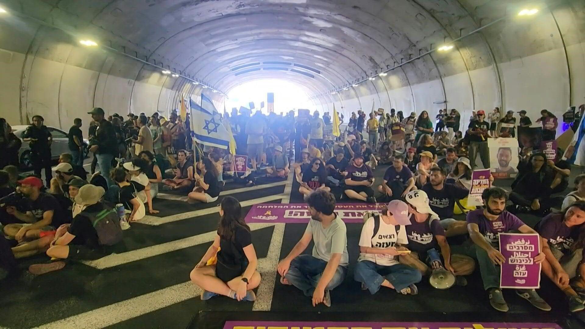Video: Israeli protesters block Jerusalem roads during rally for release of hostages