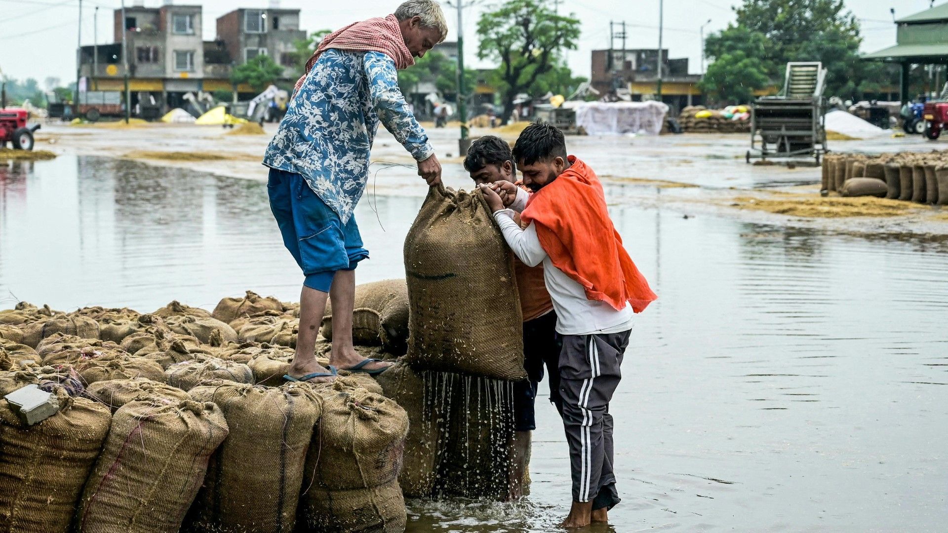 Tote nach Starkregen in Indien und Nepal