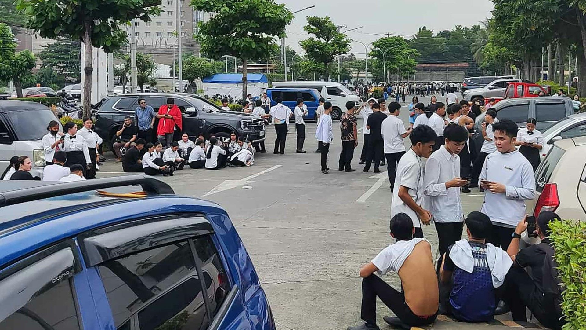 Handyaufnahmen zeigen schweres Erdbeben auf den Philippinen