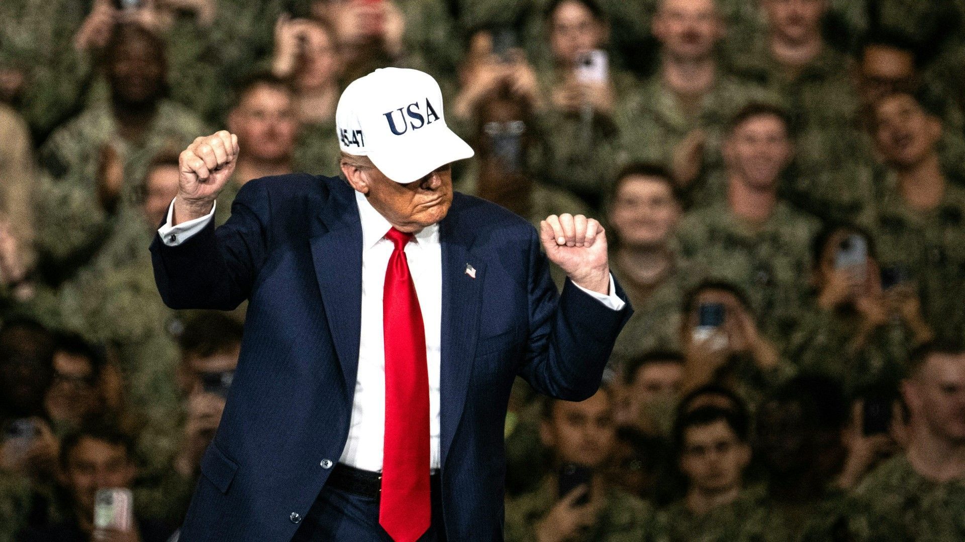 Japan: Trump tanzt auf Flugzeugträger