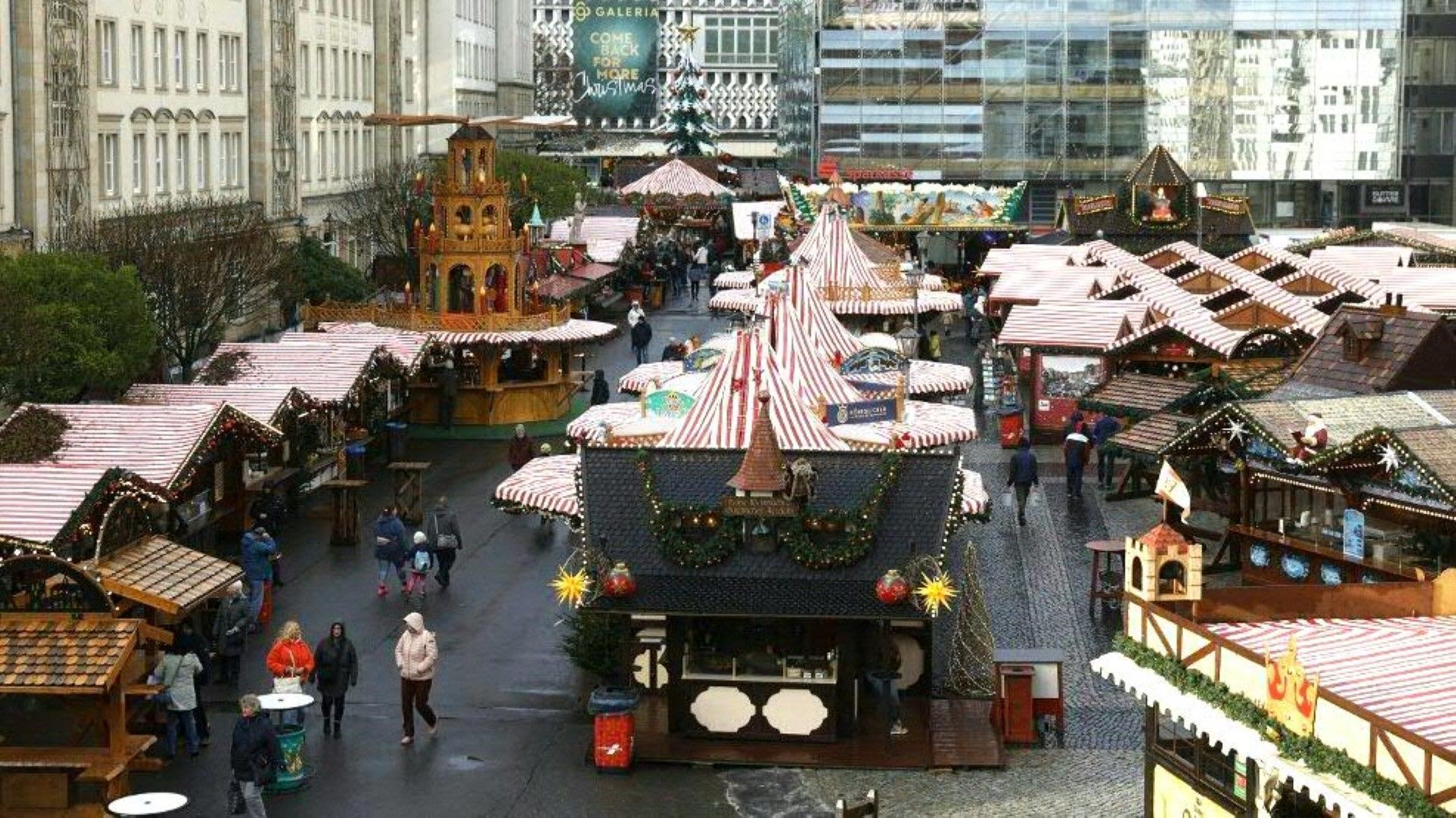 Weihnachtsmarkt in Magdeburg eröffnet