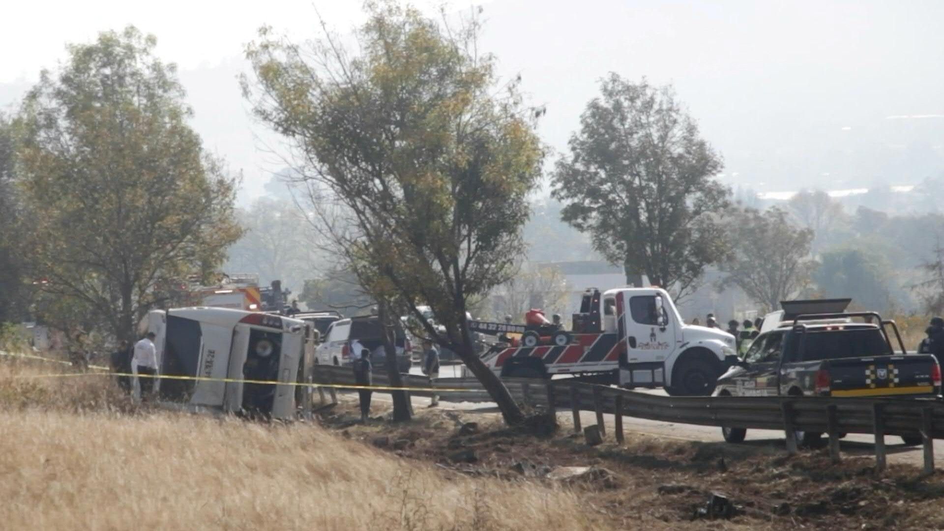 Emergency services on site after a bus crash that left at least ten dead in Mexico
