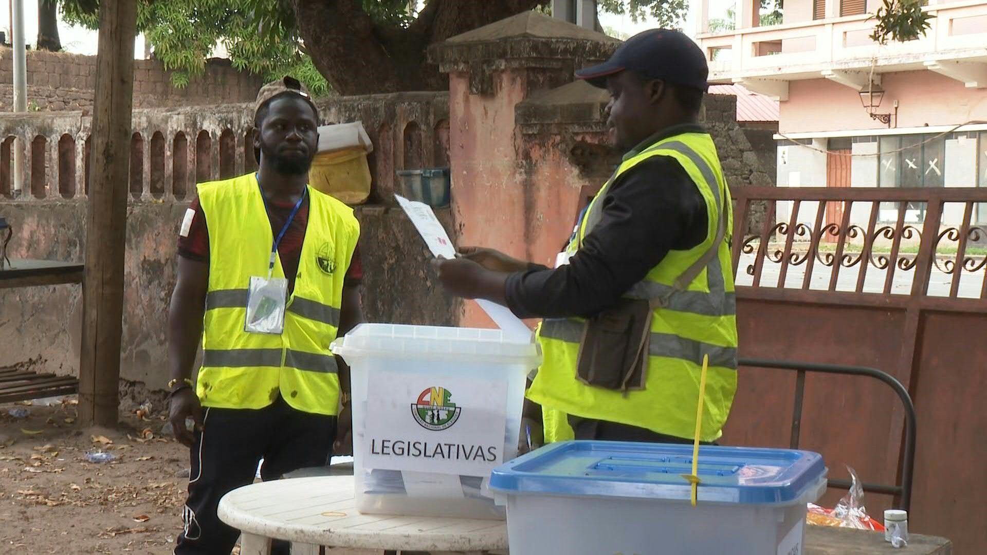 Video: Polls close and vote counting begins in Guinea Bissau