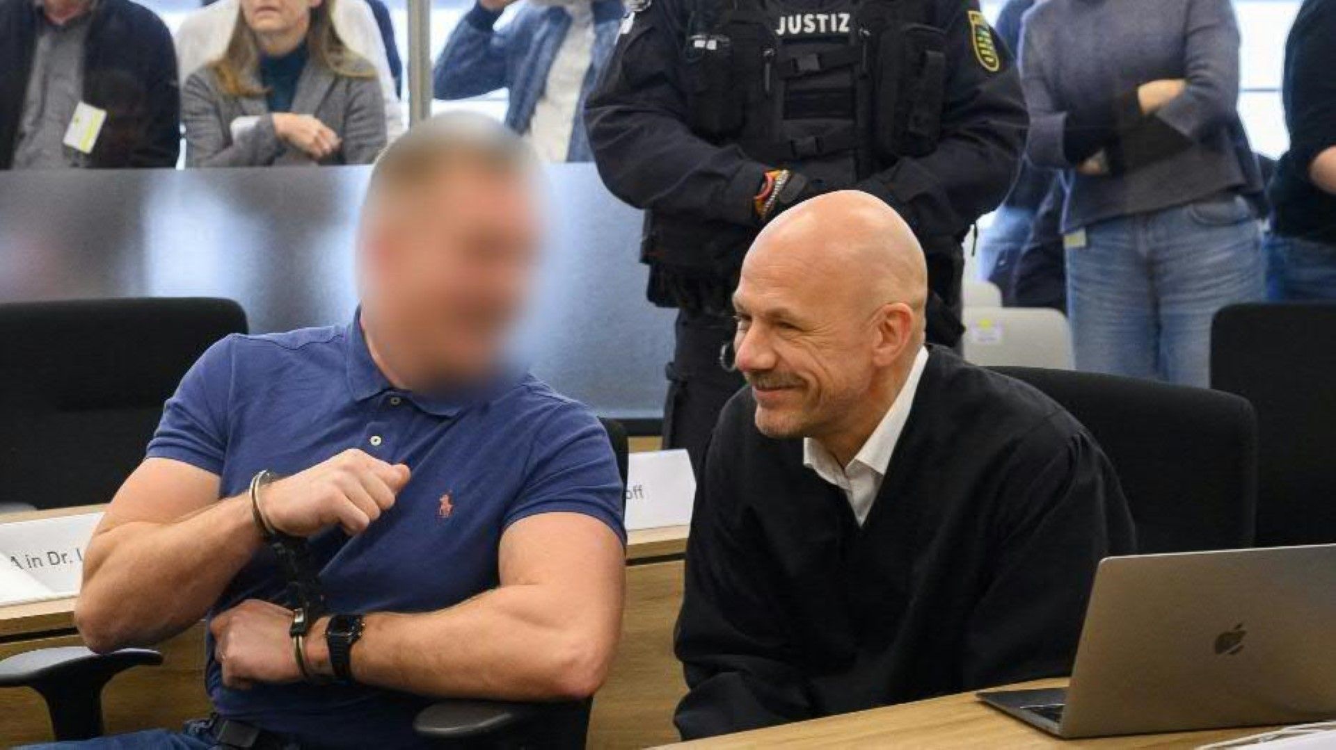 „Hammerbande“: Prozess gegen mutmaßliche Linksextremisten in Dresden