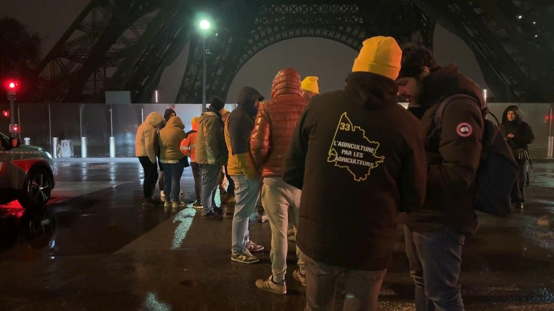 French-farmers-gather-at-Eiffel-Tower-to-protest-Mercosur-trade-deal