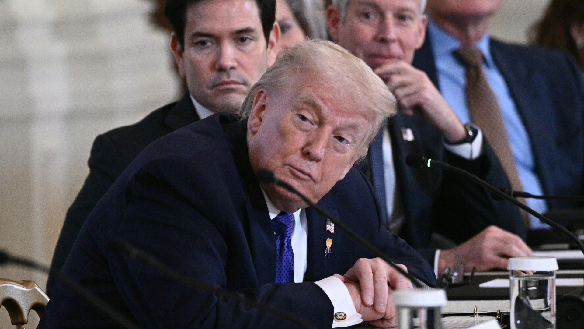 Video: Trump fordert Chefs von Ölkonzernen zu Investitionen in Venezuela auf