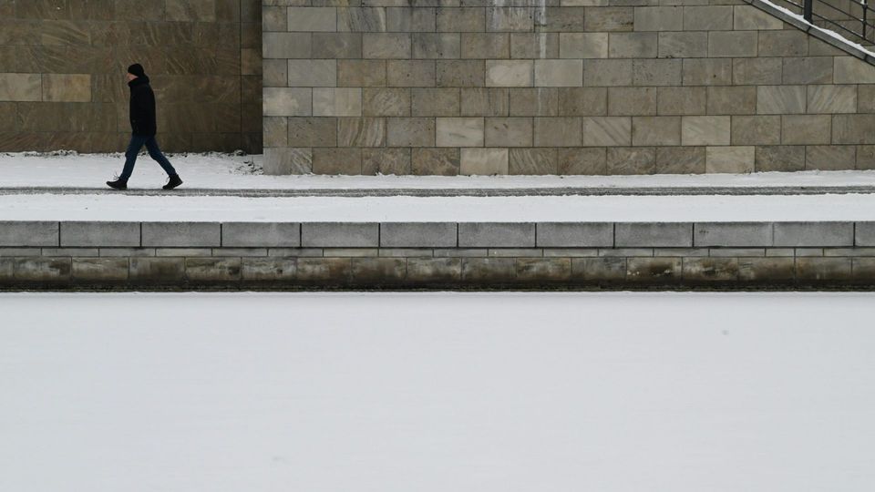 Winterwetter in Deutschland: Unfälle und Schulausfälle