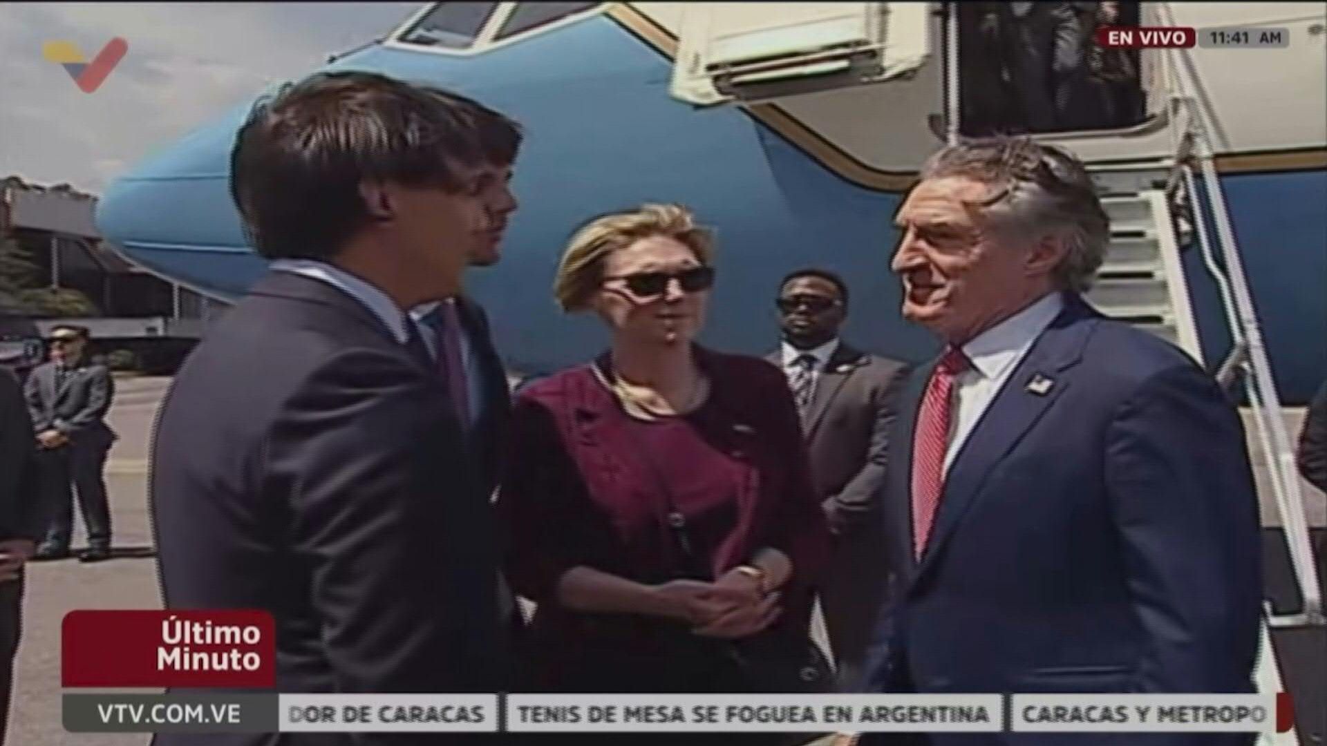 Video: US interior secretary in Caracas for talks with post-Maduro leadership