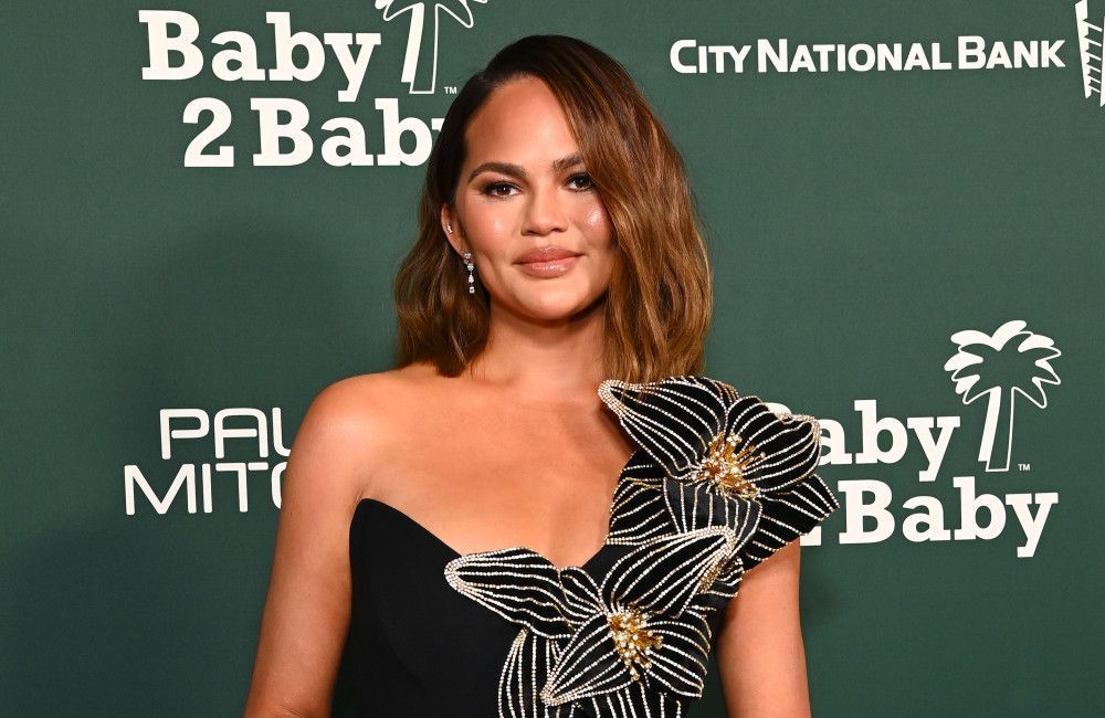 Chrissy Teigen trinkt wieder Alkohol