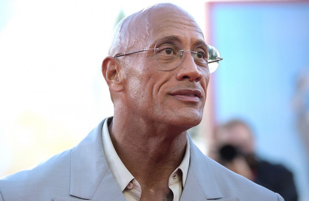 Dwayne Johnson lässt Pfunde purzeln, um 70-jährigen Chicken Man zu spielen