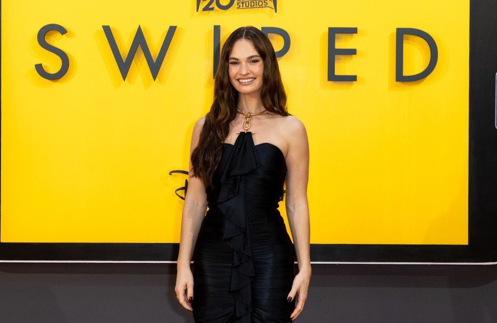 Lily James poczuła się 'trochę fałszywie' grając w Swiped