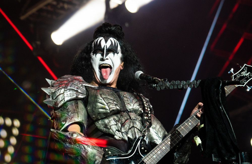 Gene Simmons beruhigt Fans nach Unfall: Er sei ein ’schrecklicher Fahrer‘