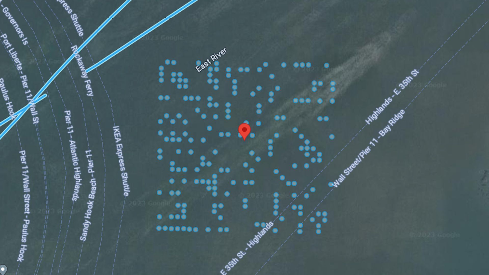 Mysteriöse Google Maps Entdeckung: QR-Code im East River sorgt für Rätselraten