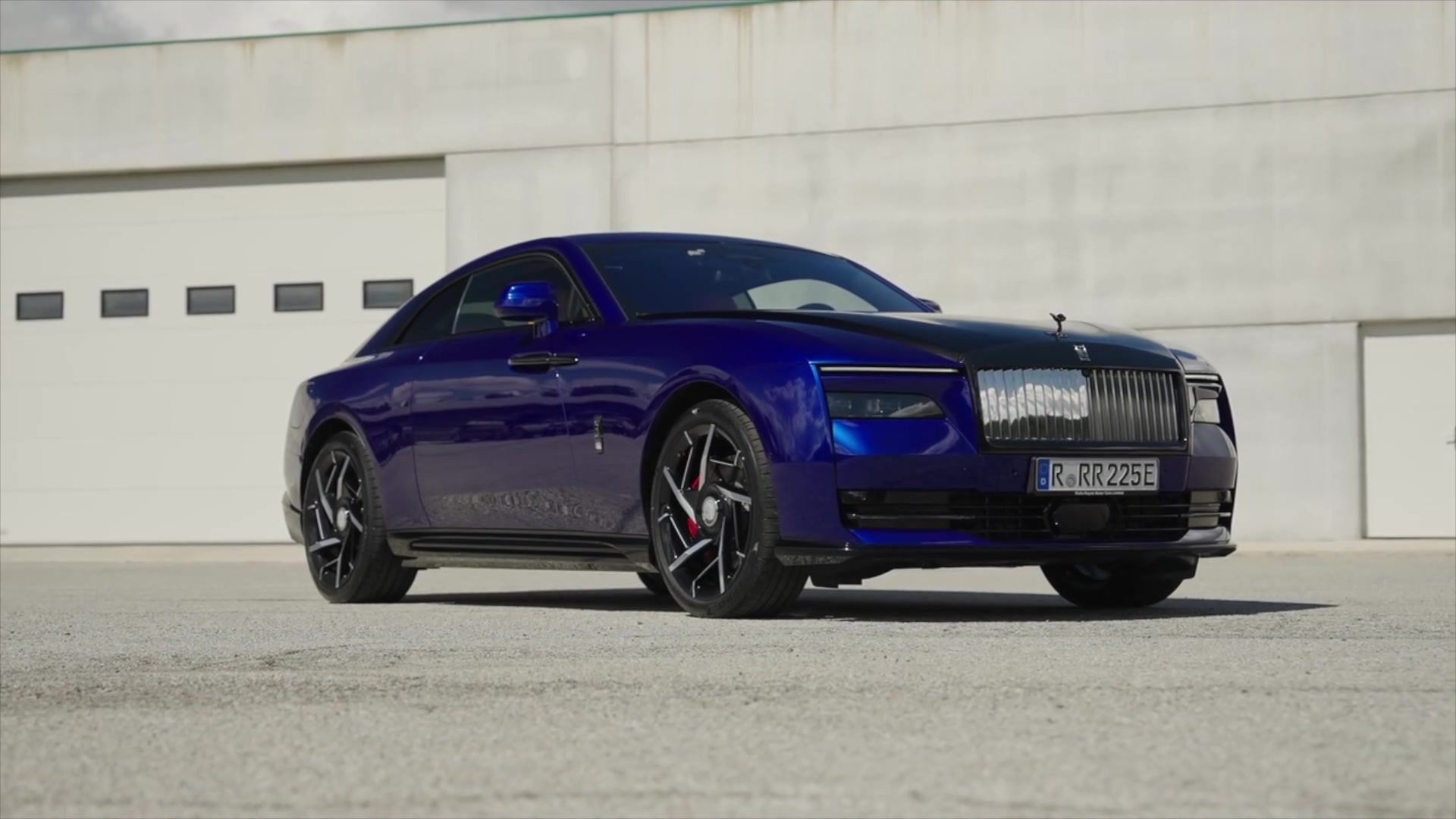 Rolls-Royce Black Badge Spectre Design Preview - Finished in Salamanca Blue