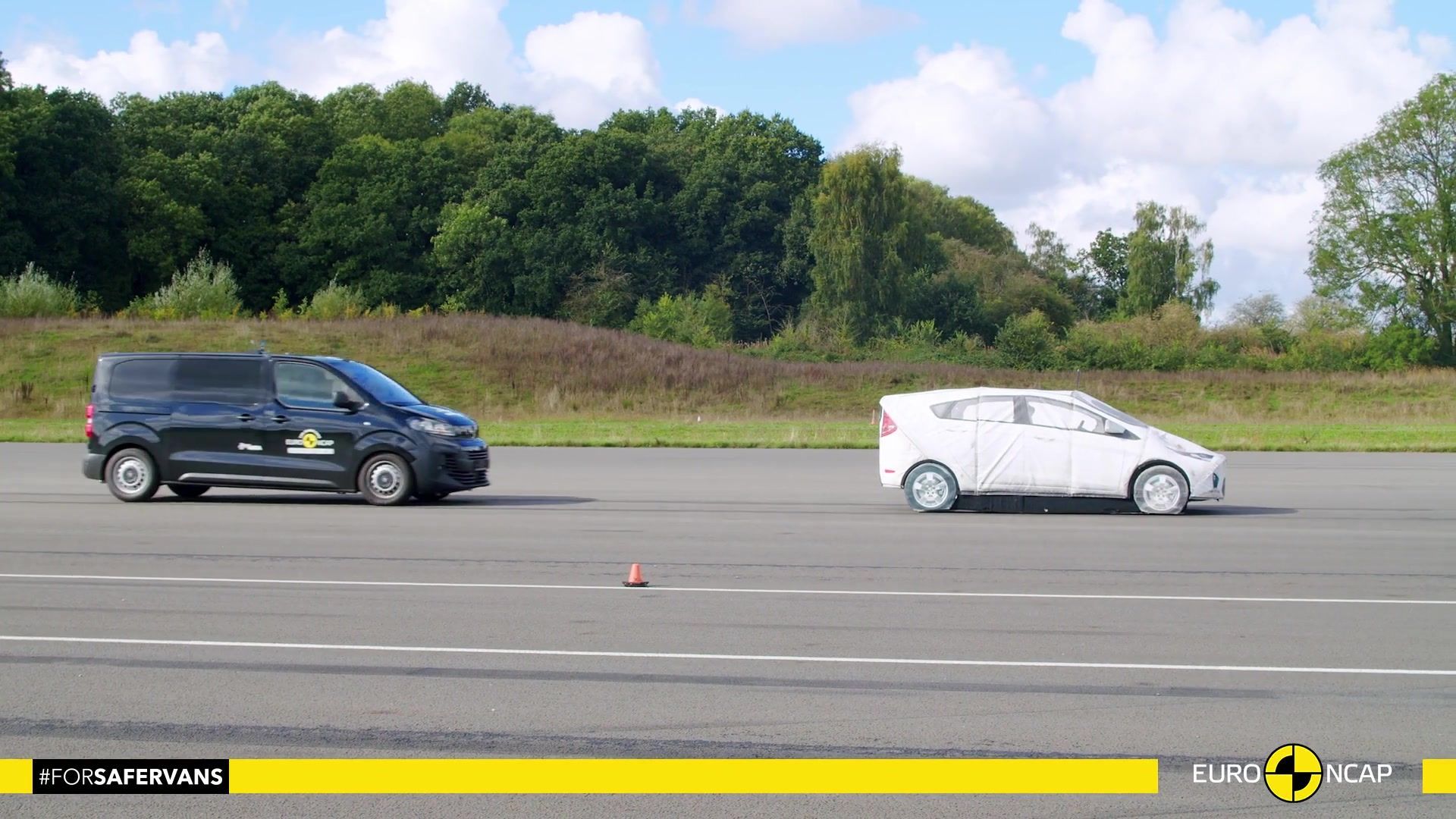 Opel/Vauxhall Vivaro - Commercial Van Safety Tests - 2025