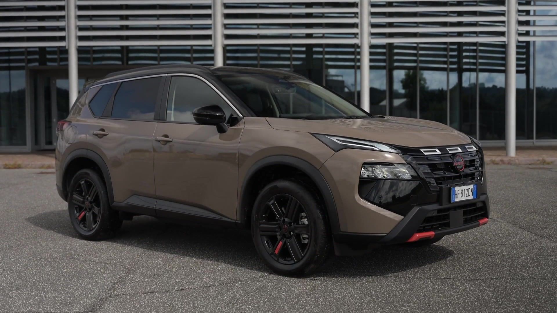 Nissan X-TRAIL N-TREK Design Preview in Dark Beige & Black