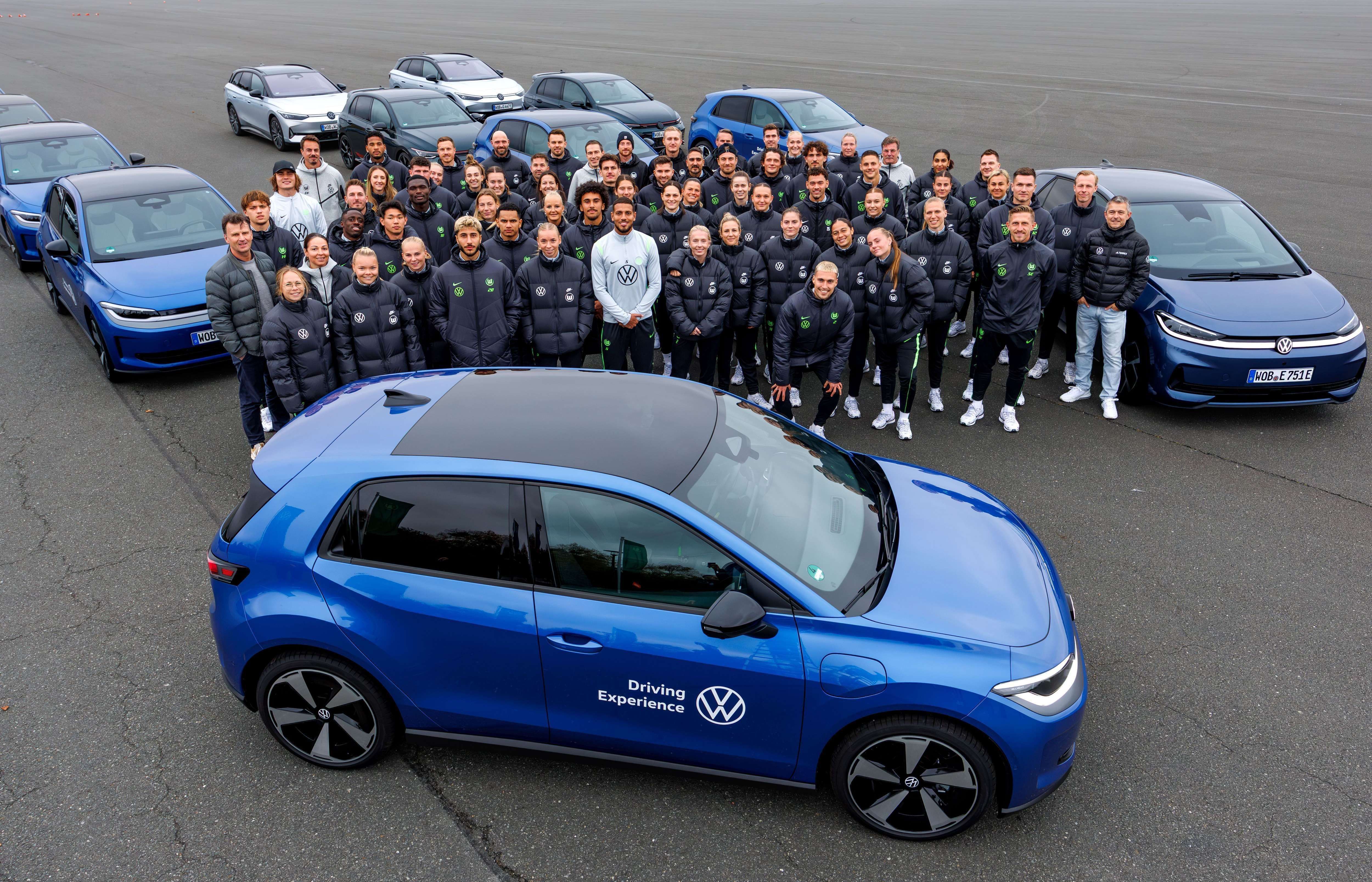 Gemeinsam für mehr Sicherheit im Alltag: VfL Wolfsburg besucht Driving Experience