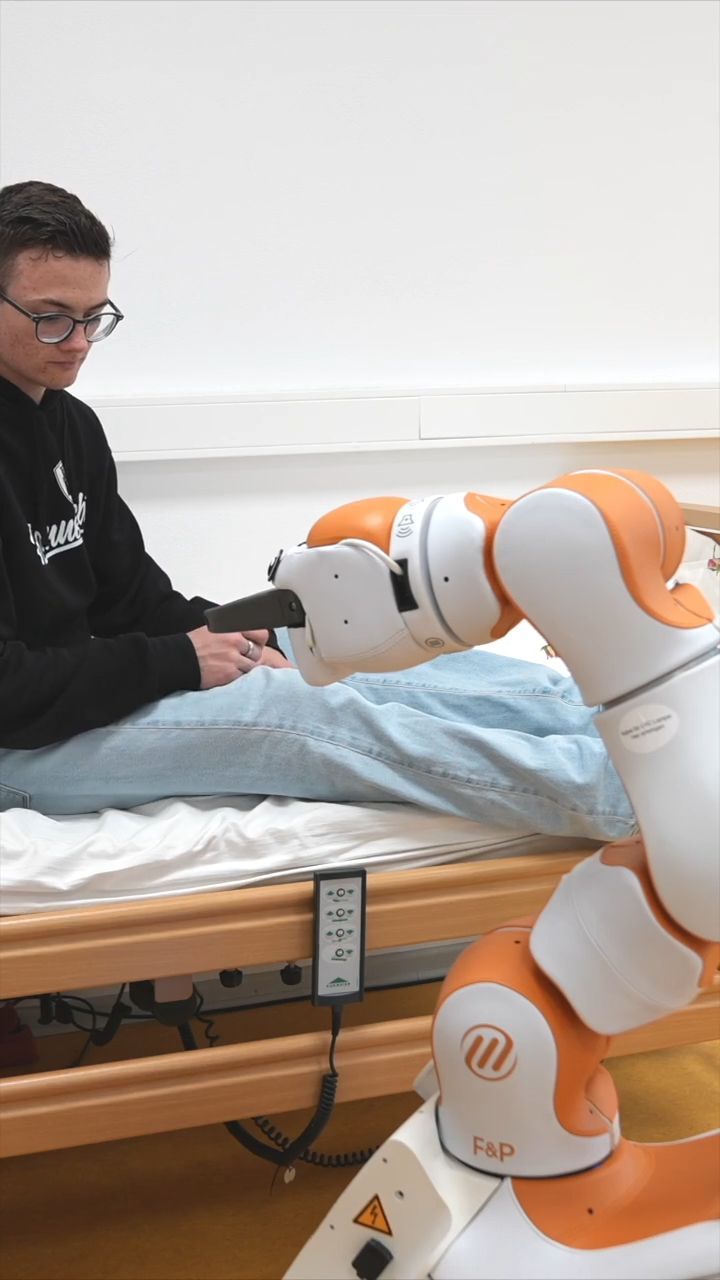 Roboter in der Pflege: Welche Aufgaben kann Lio übernehmen?