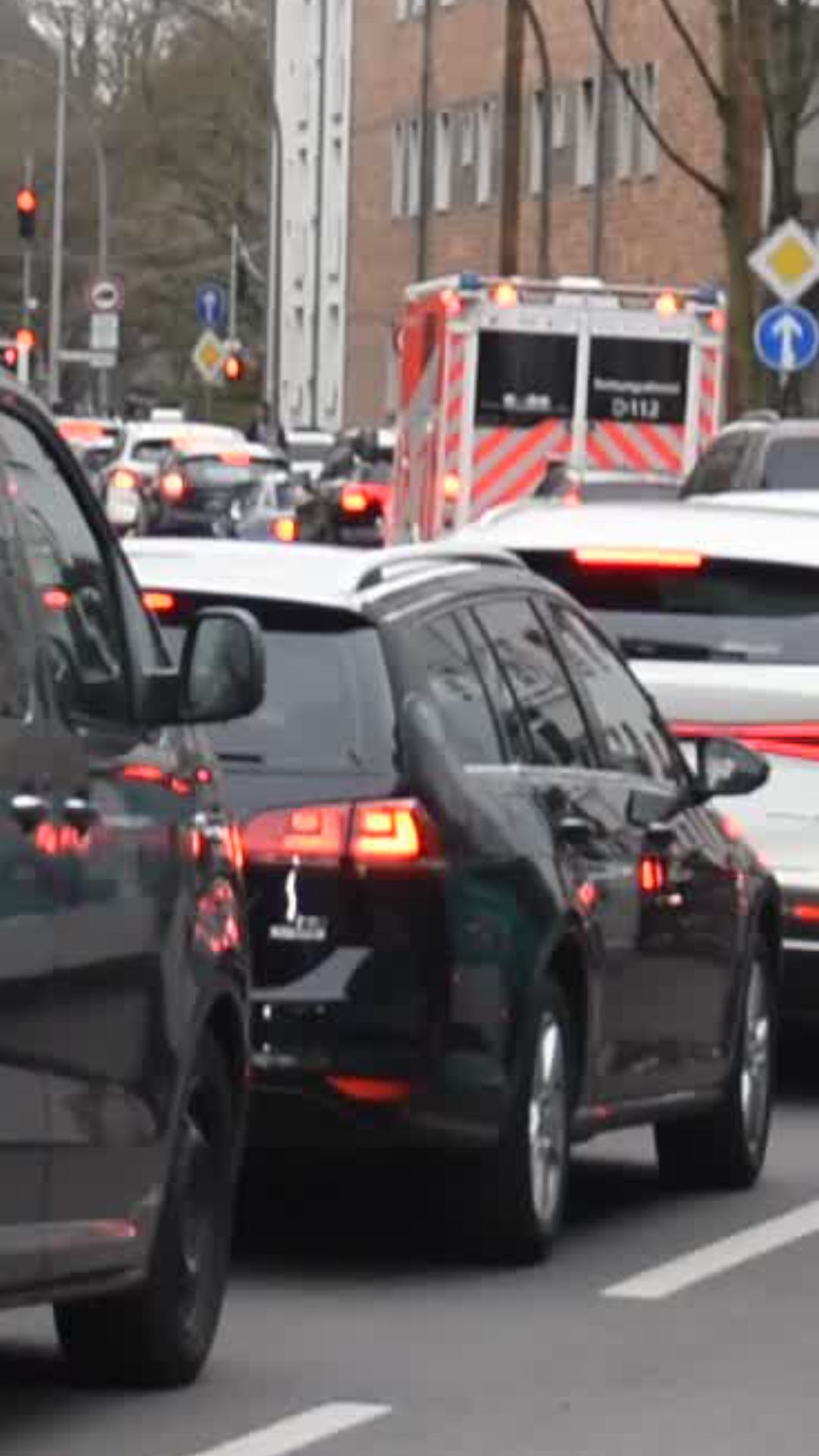 Video: City Traffic (License Plates Blurred)