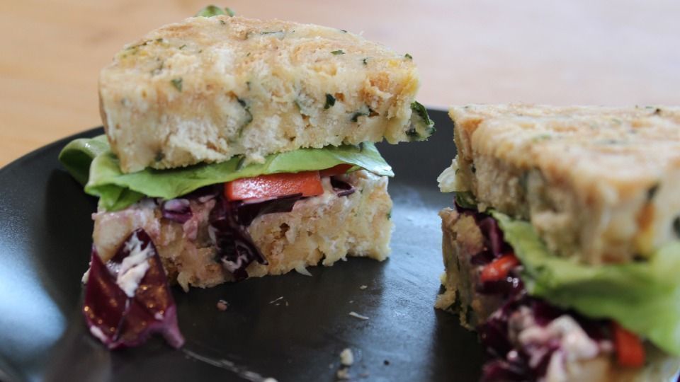 Leftover Serviettenkloß? Our Easy Recipe for Serviettenkloß Burger