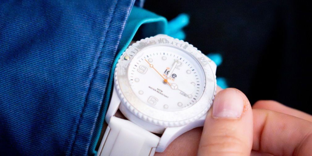 Video: Wer hat an der Uhr gedreht?