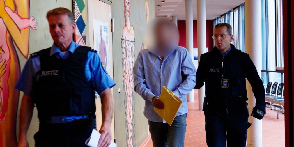 Video: Brutal-perfide Spielotheken-Attacke: Ex-Freund (27) sticht Kindesmutter (23) ab