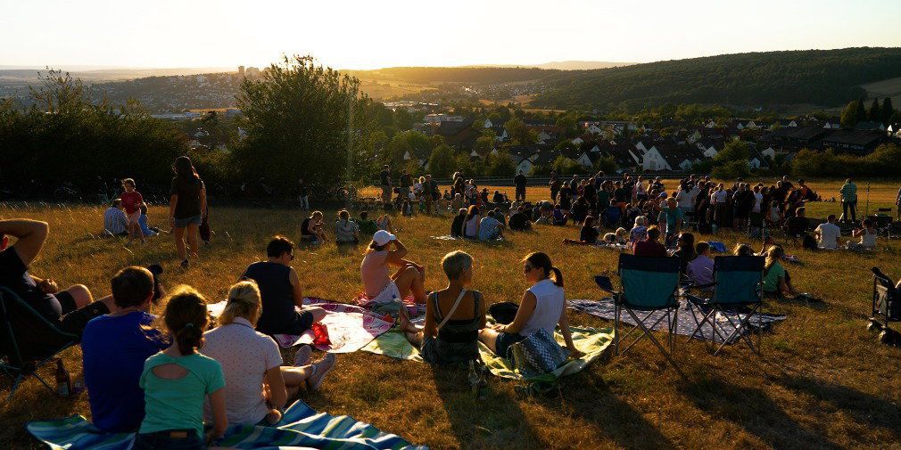Video: Was für ein Anblick! Sonnenfinsternis verzaubert den Abendhimmel über Osthessen