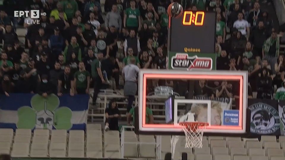 1 / 10: ΠΑΟ - ΠΑΟΚ | Με «buzzer beater» του Μπελιάουσκας ολοκληρώθηκε το 1ο ημίχρονο