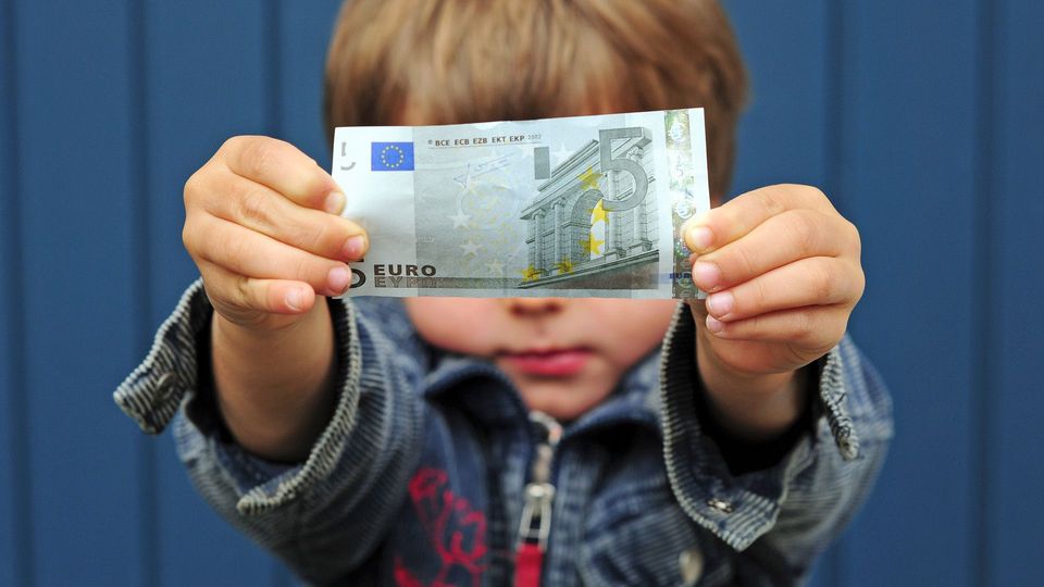 Geld ist ein Tabu? Wie Sie mit Kindern darüber reden können